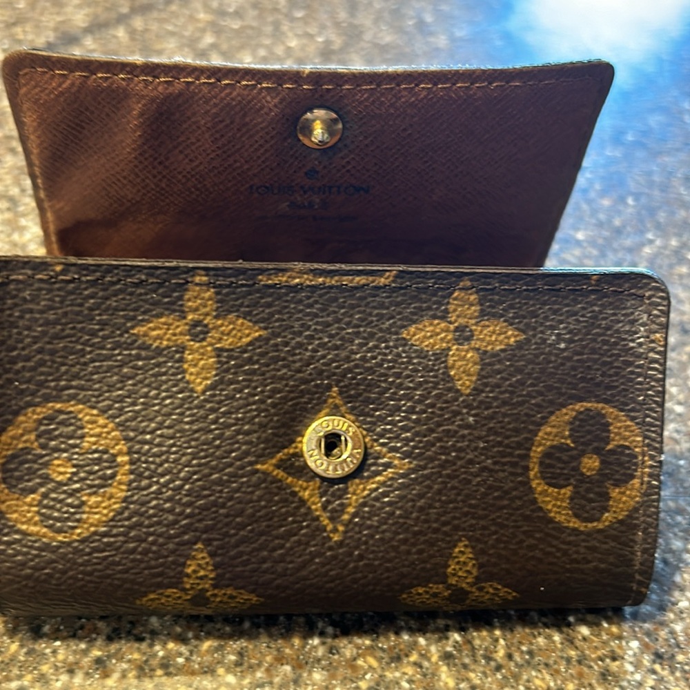 Louis Vuitton Key Case. Euc - image 8